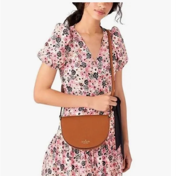 ❌SOLD ❌♠️ Kate Spade Luna Crescent Flap Crossbody Bag Leather Warm Gingerbread - Picture 3 of 13